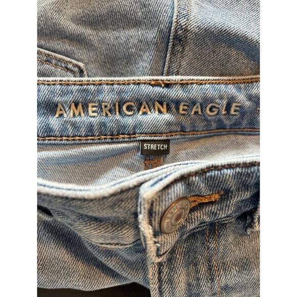 American Eagle Light Medium Wash Mom Jean Size 2 *SHORT* Modal/Recycled/Cotton - Picture 7 of 10